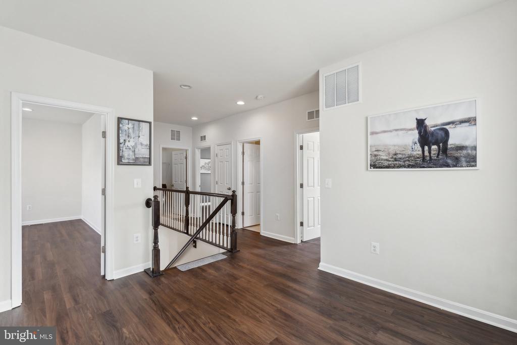405 GLADIOLA WAY