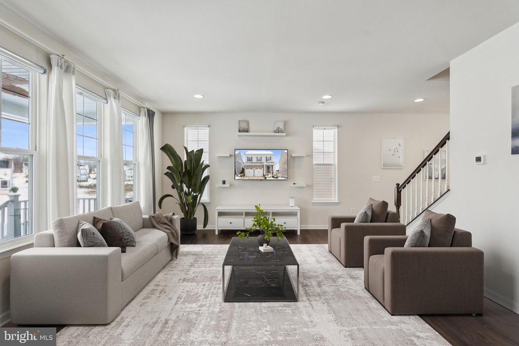 405 GLADIOLA WAY