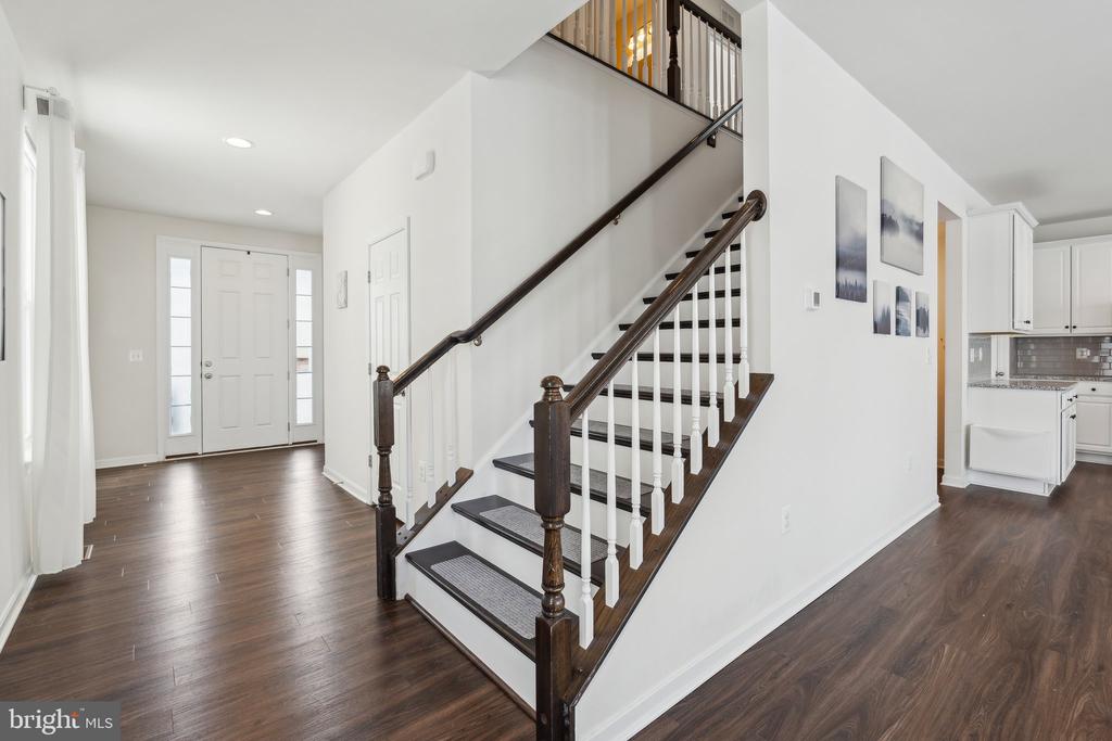405 GLADIOLA WAY