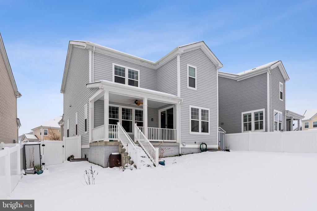 405 GLADIOLA WAY