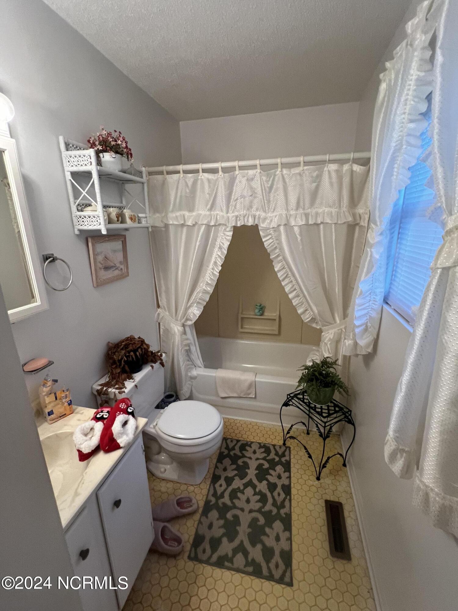 659 Harkers Island Road