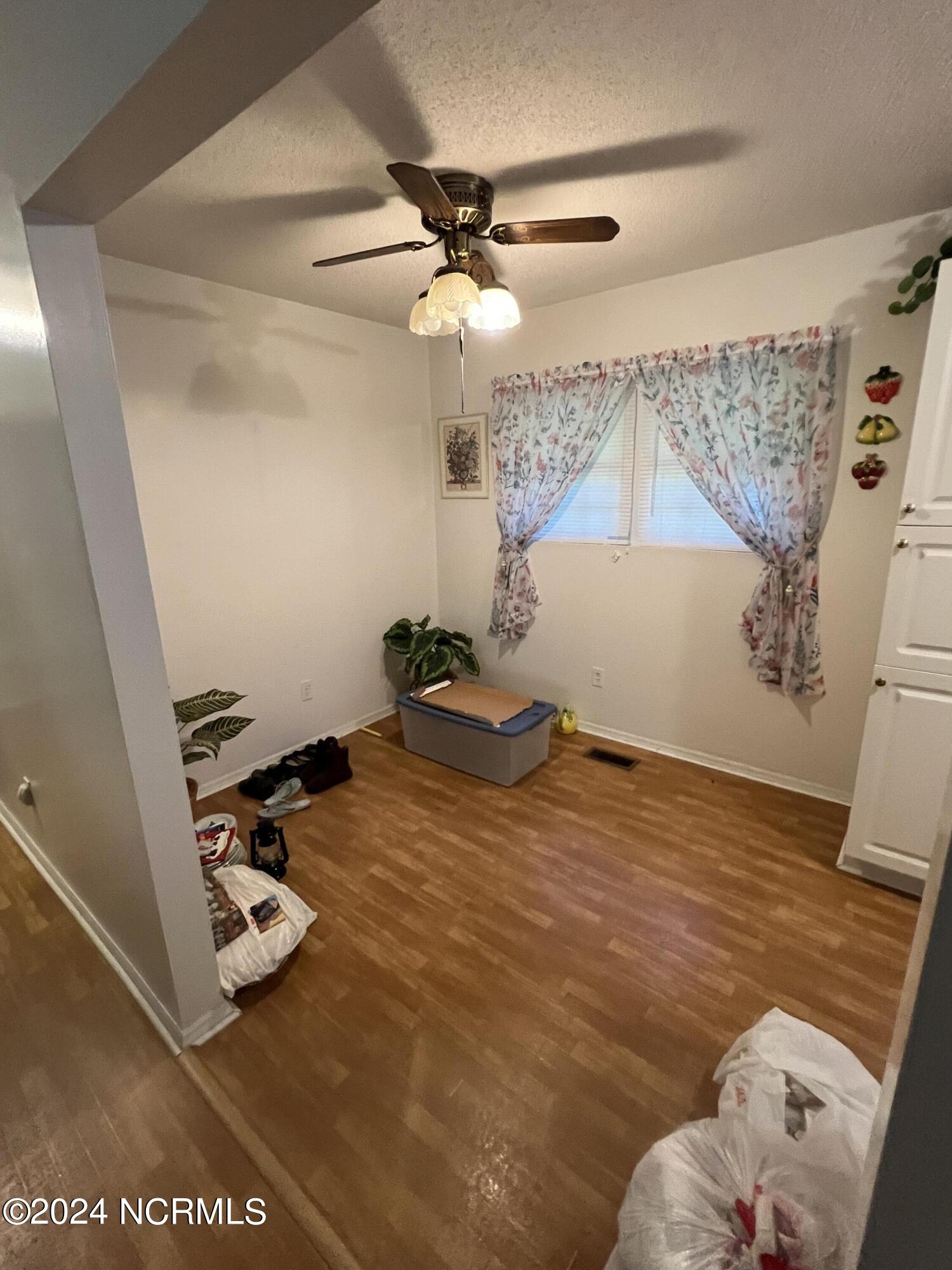 659 Harkers Island Road