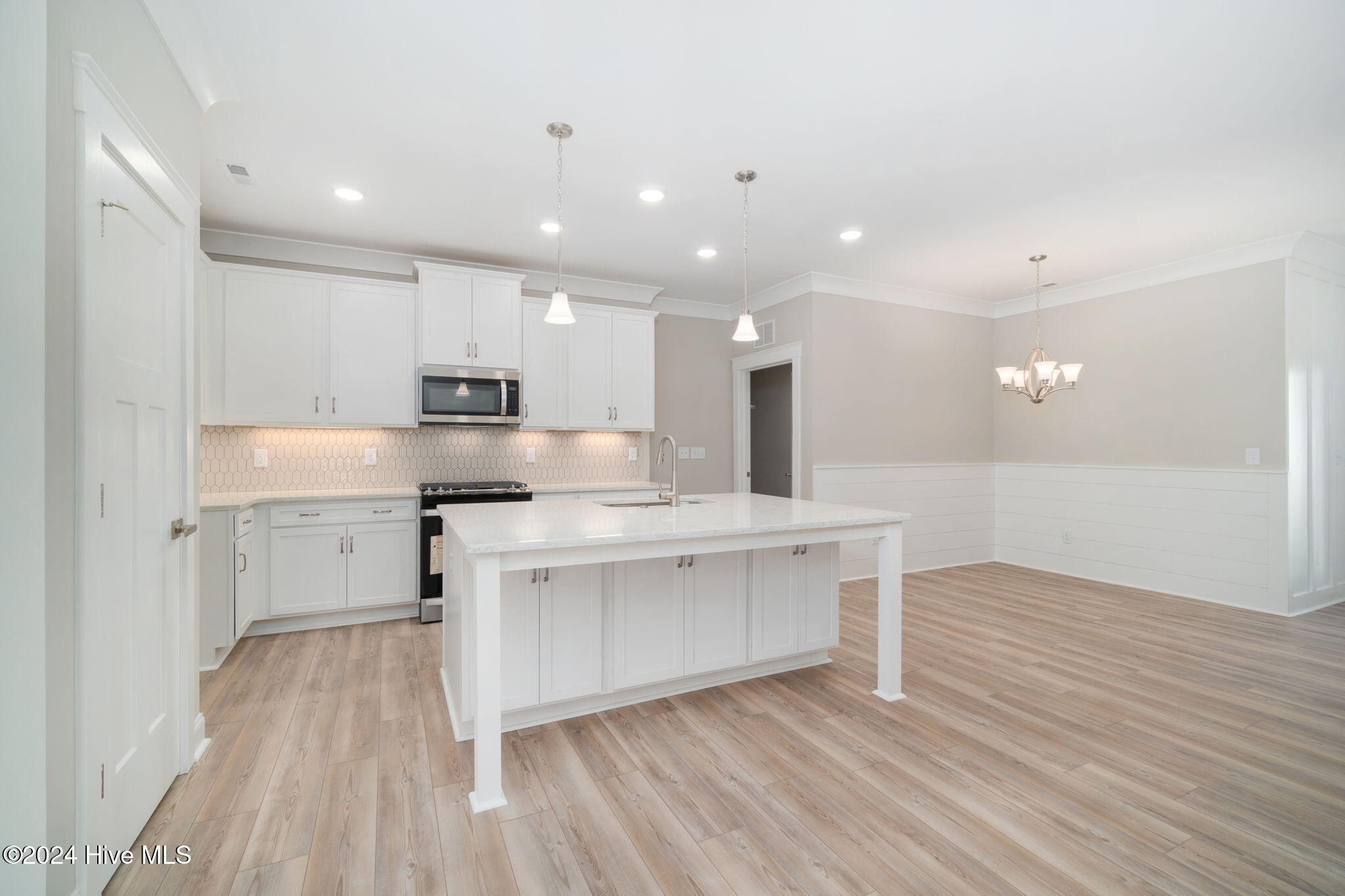 204 Windswept Lane