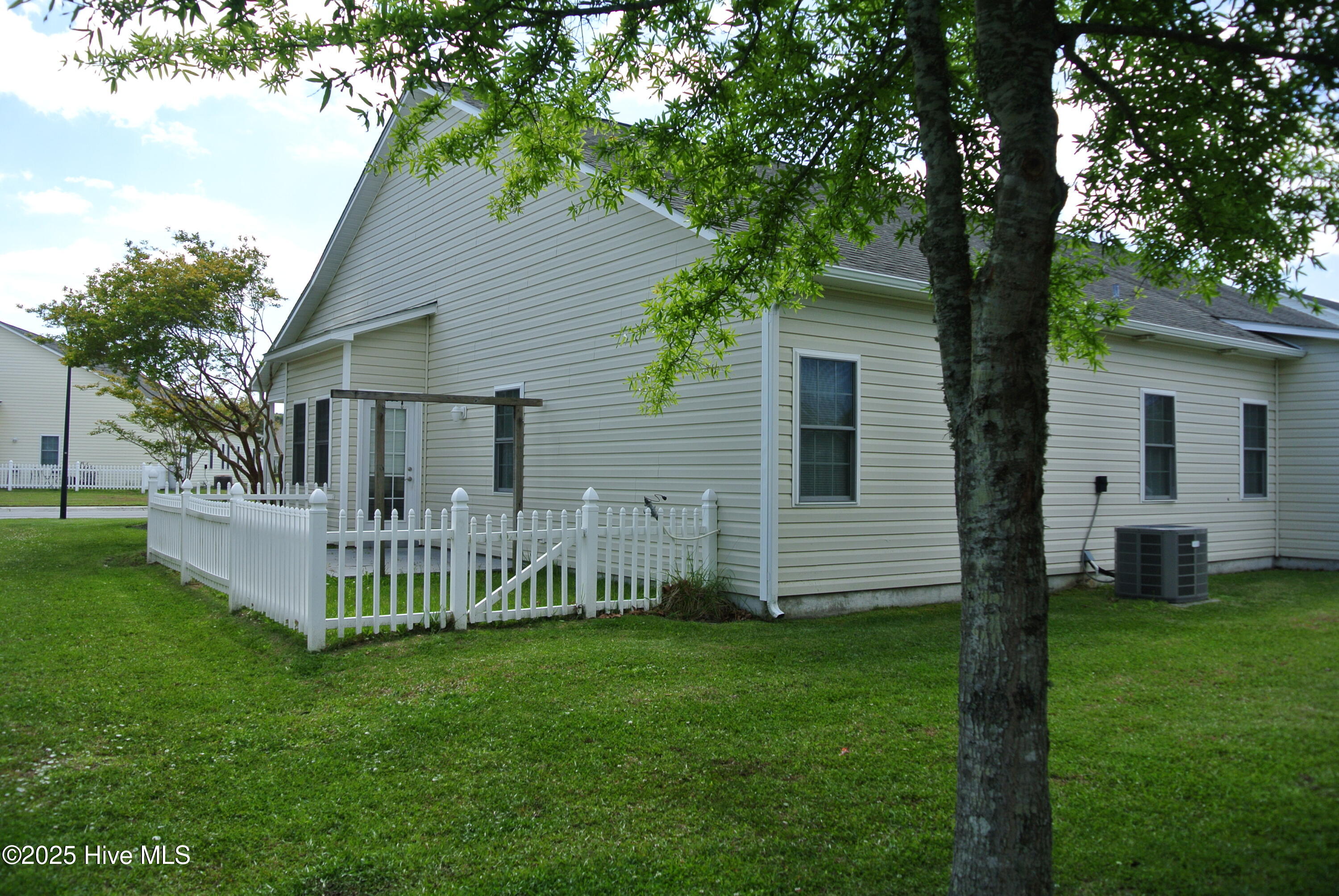 105 Palmetto Place Circle