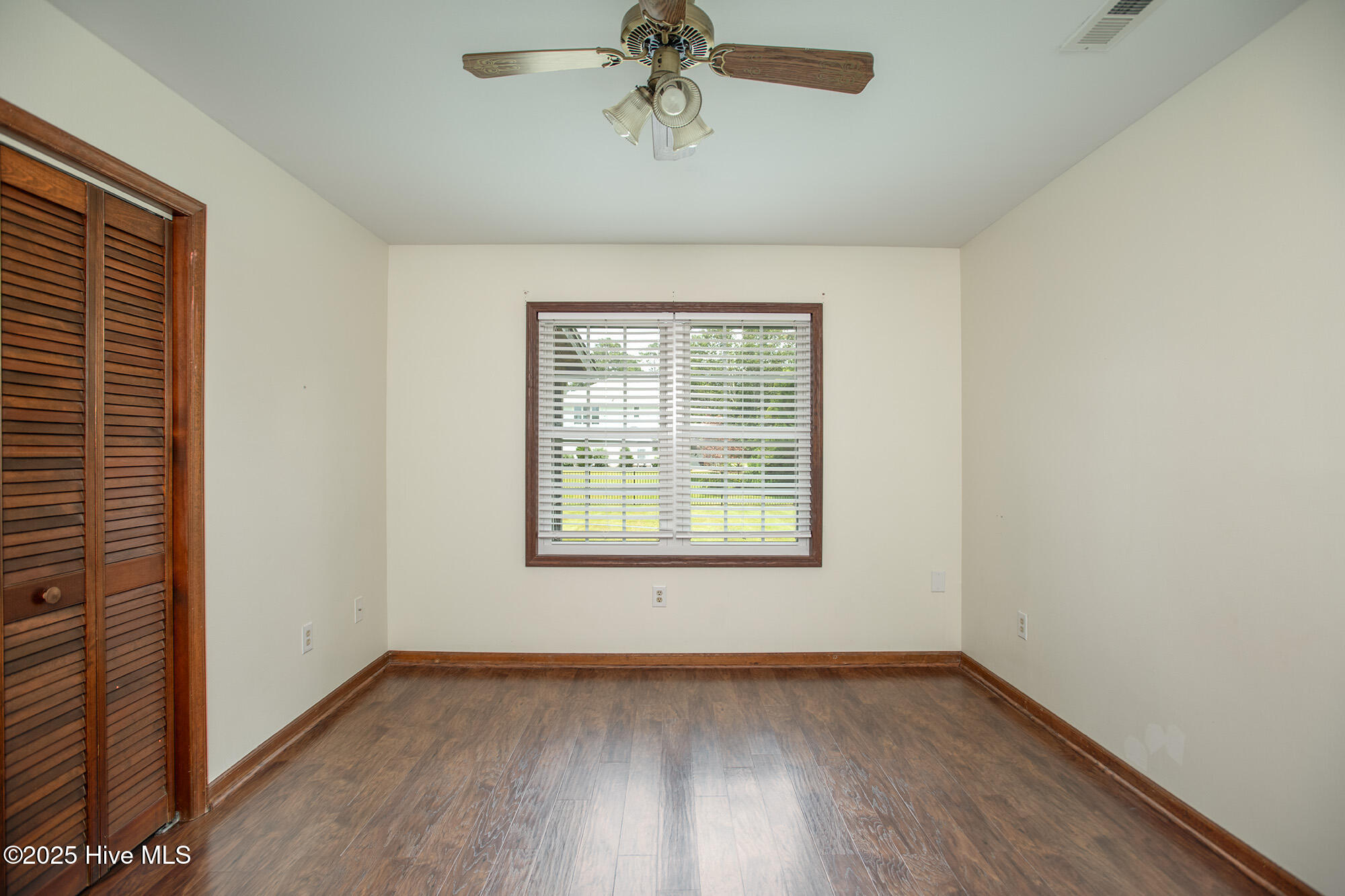 512 Island Drive