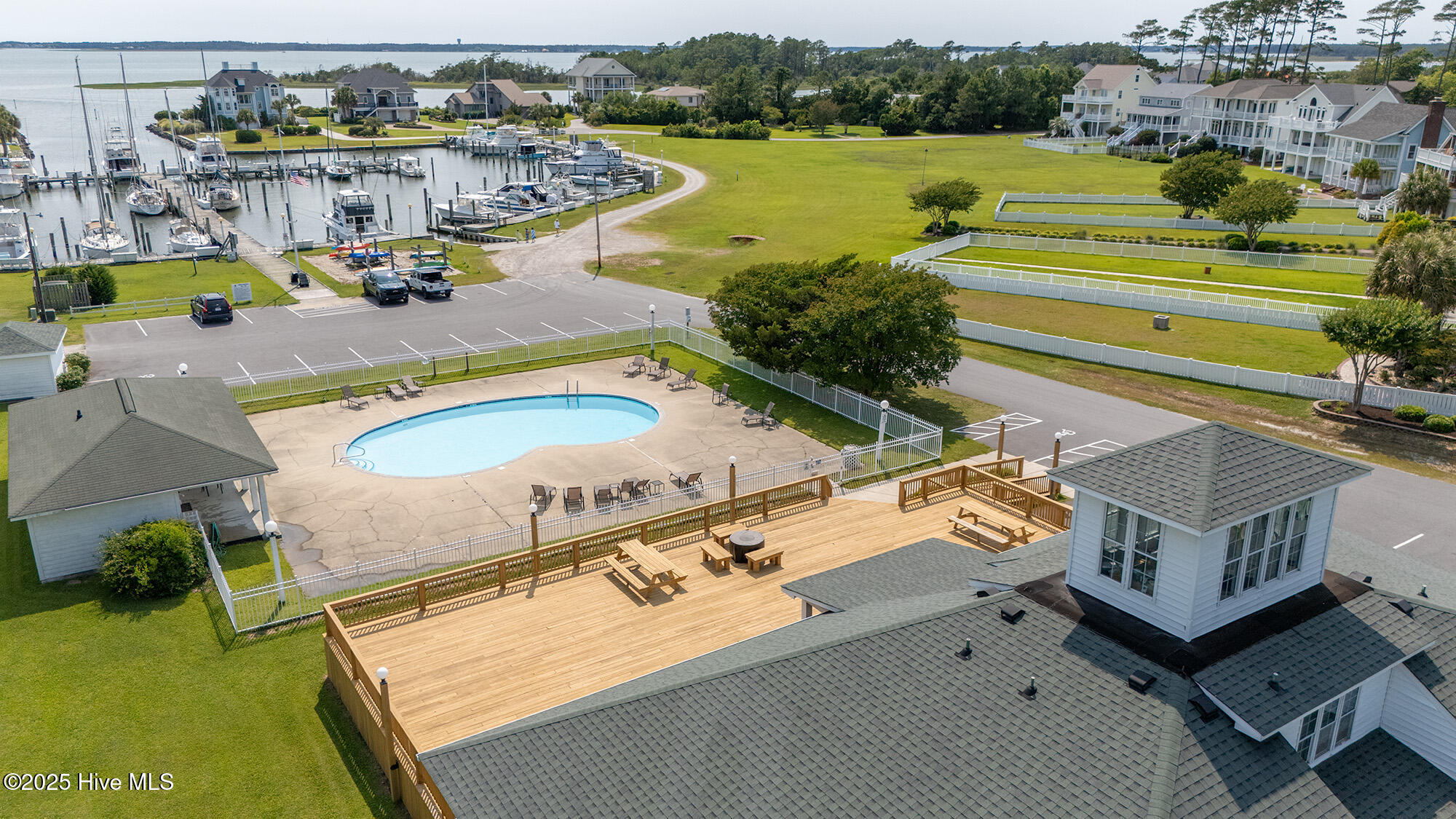 512 Island Drive