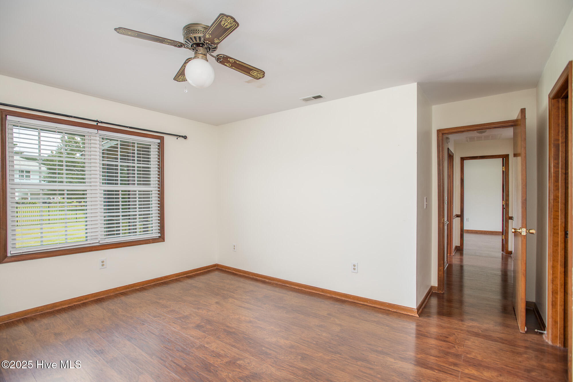 512 Island Drive