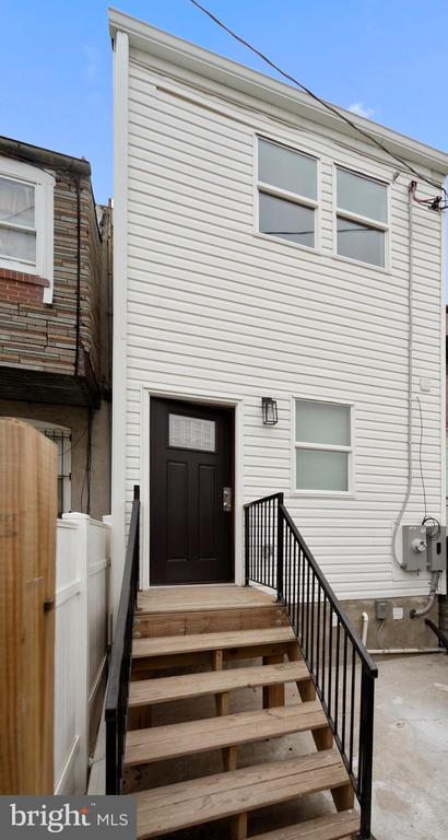 2329 E MADISON STREET
