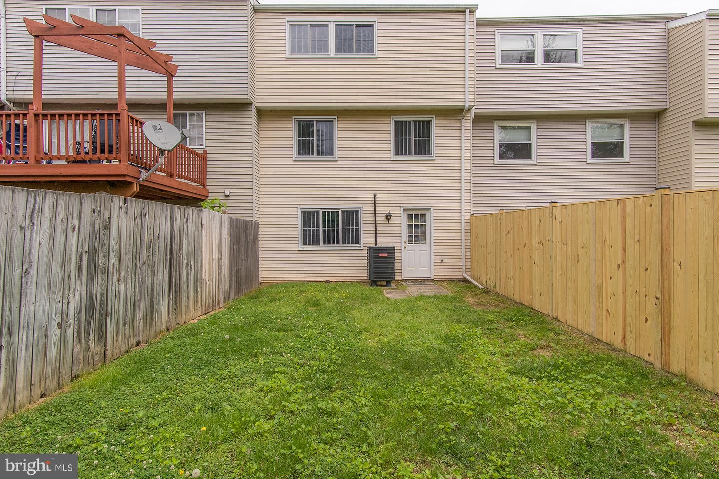 1709 CARRIAGE COURT