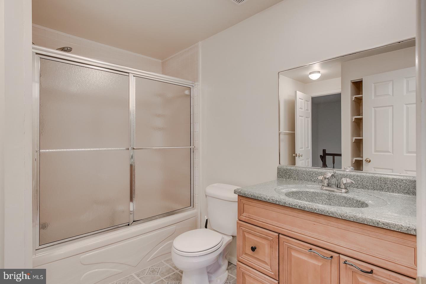 1709 CARRIAGE COURT