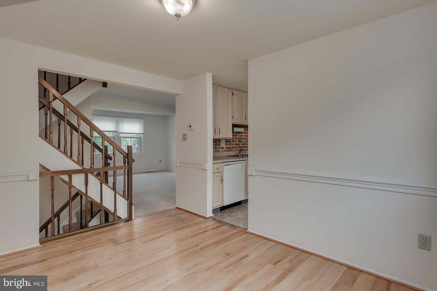 1709 CARRIAGE COURT