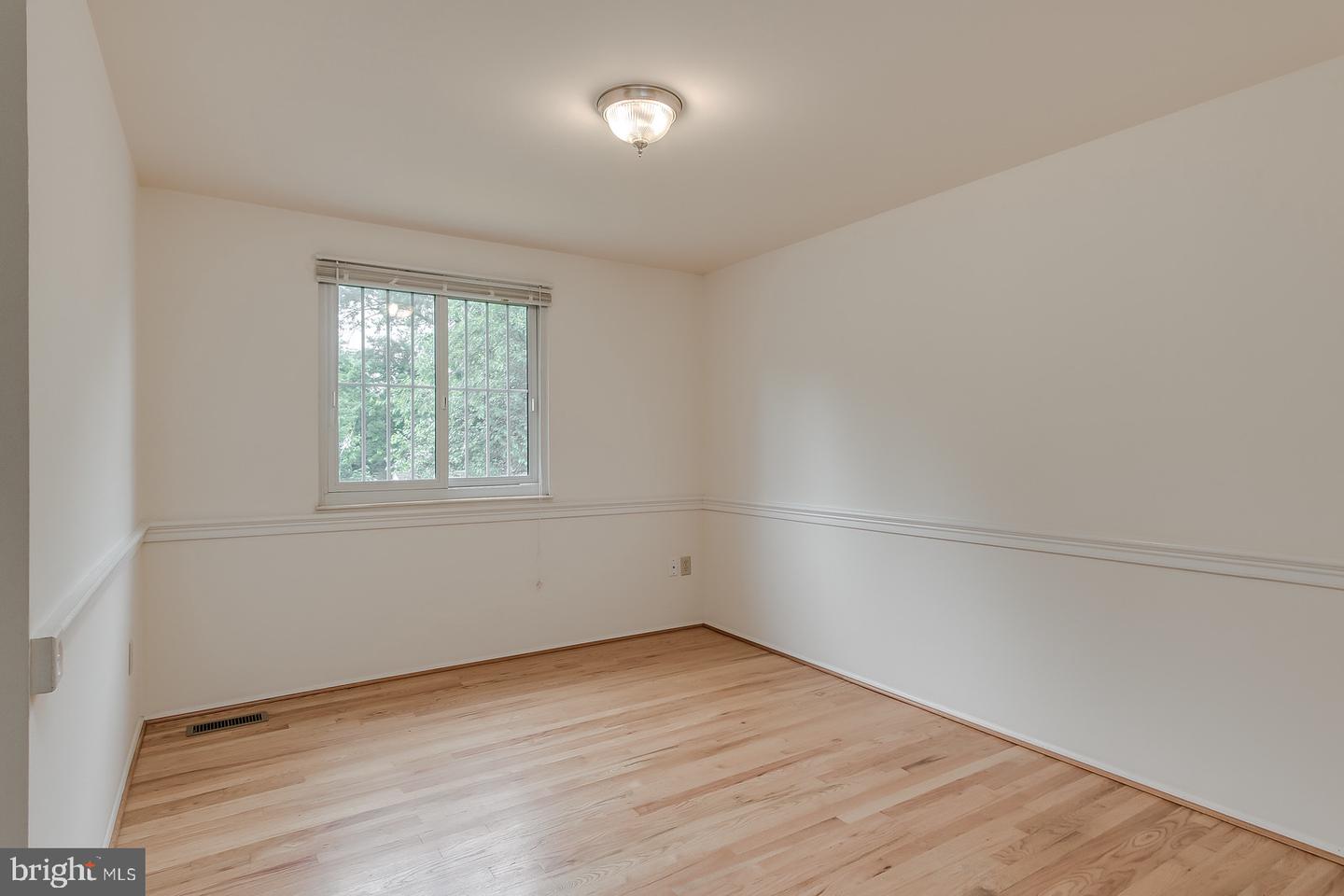 1709 CARRIAGE COURT