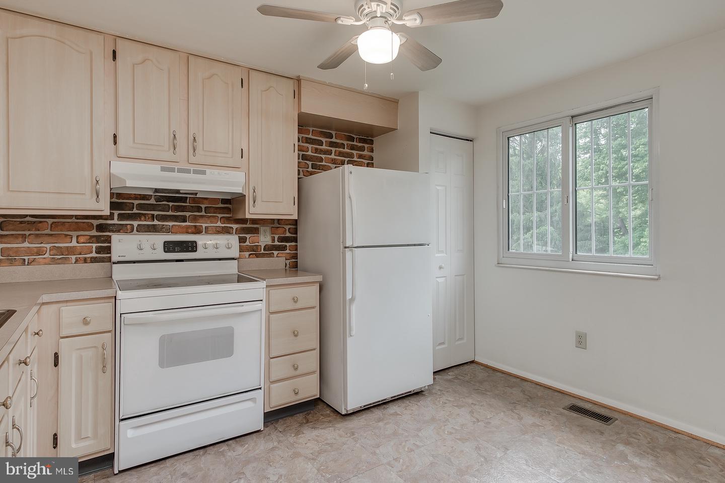 1709 CARRIAGE COURT