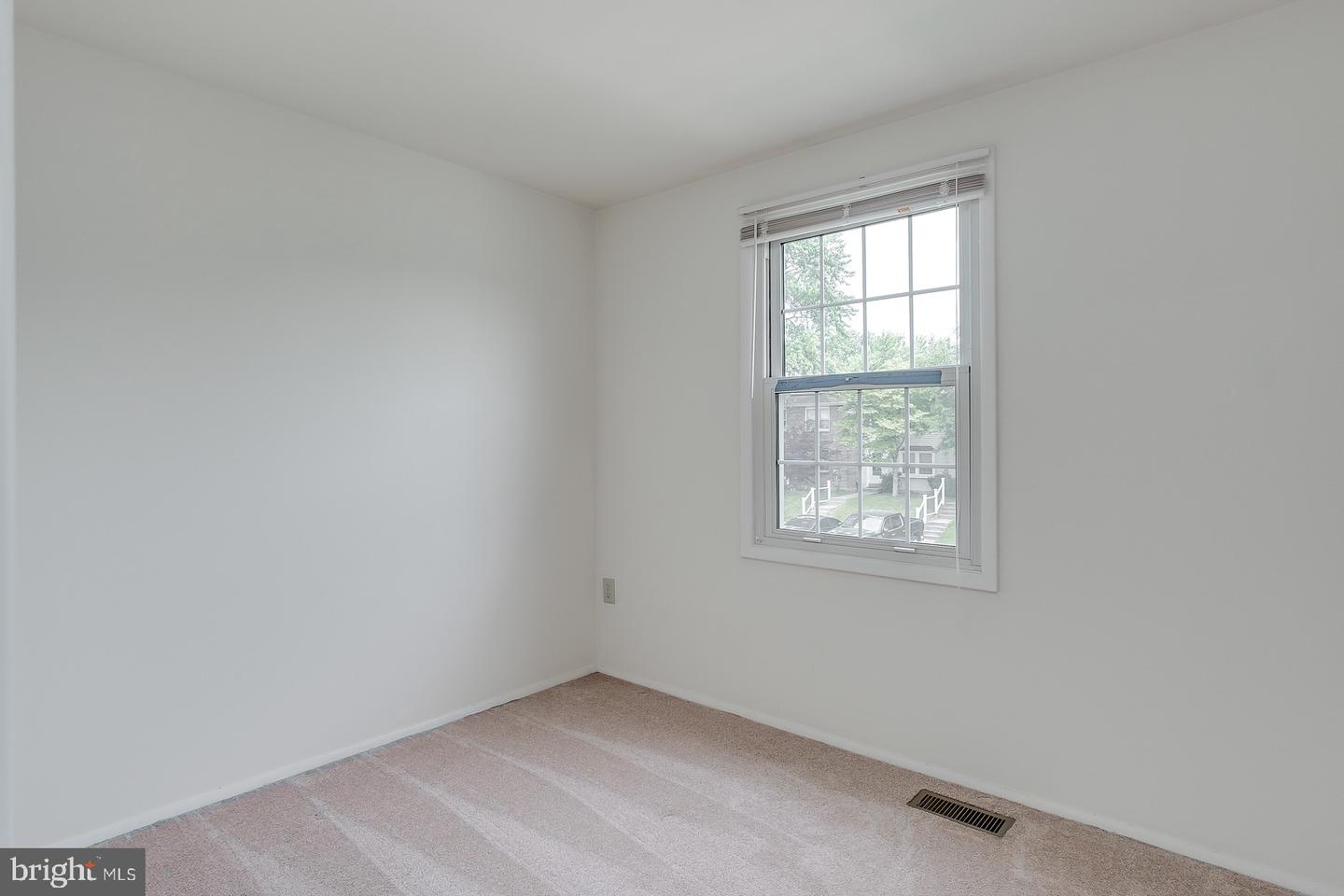 1709 CARRIAGE COURT