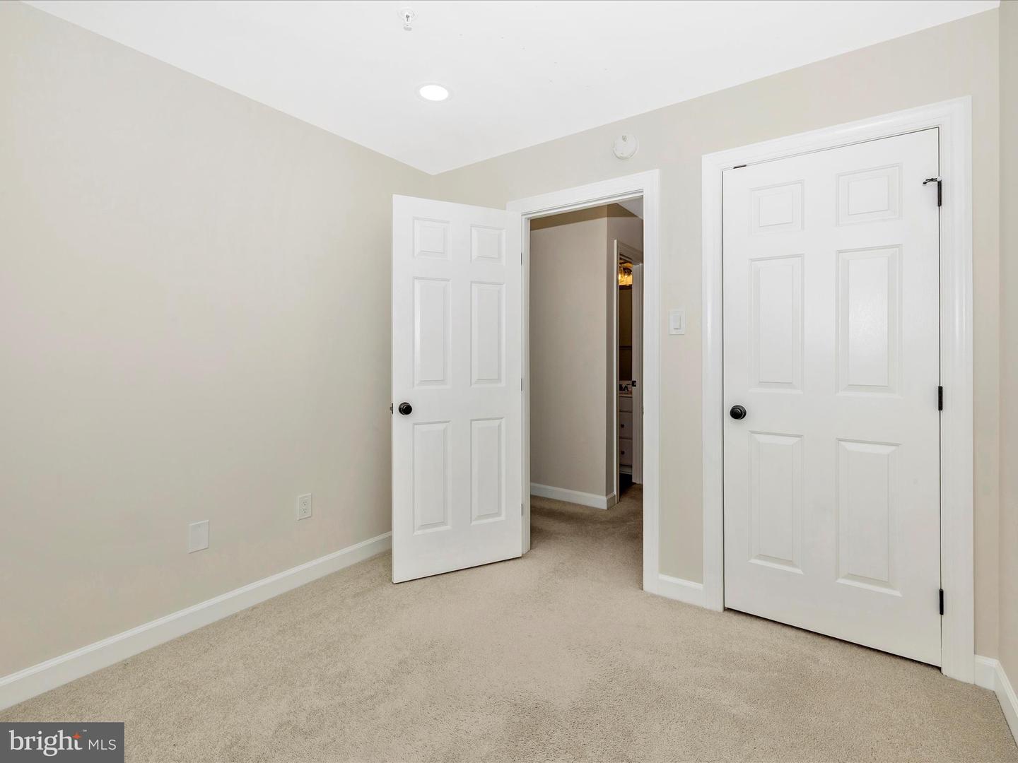 5317 Duke Ct