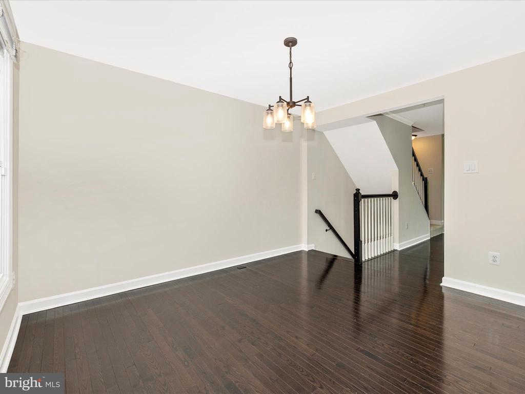 5317 Duke Ct