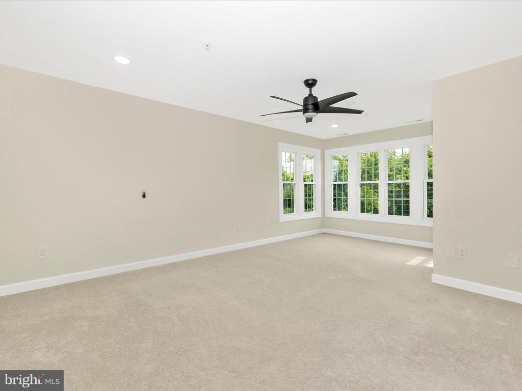 5317 Duke Ct