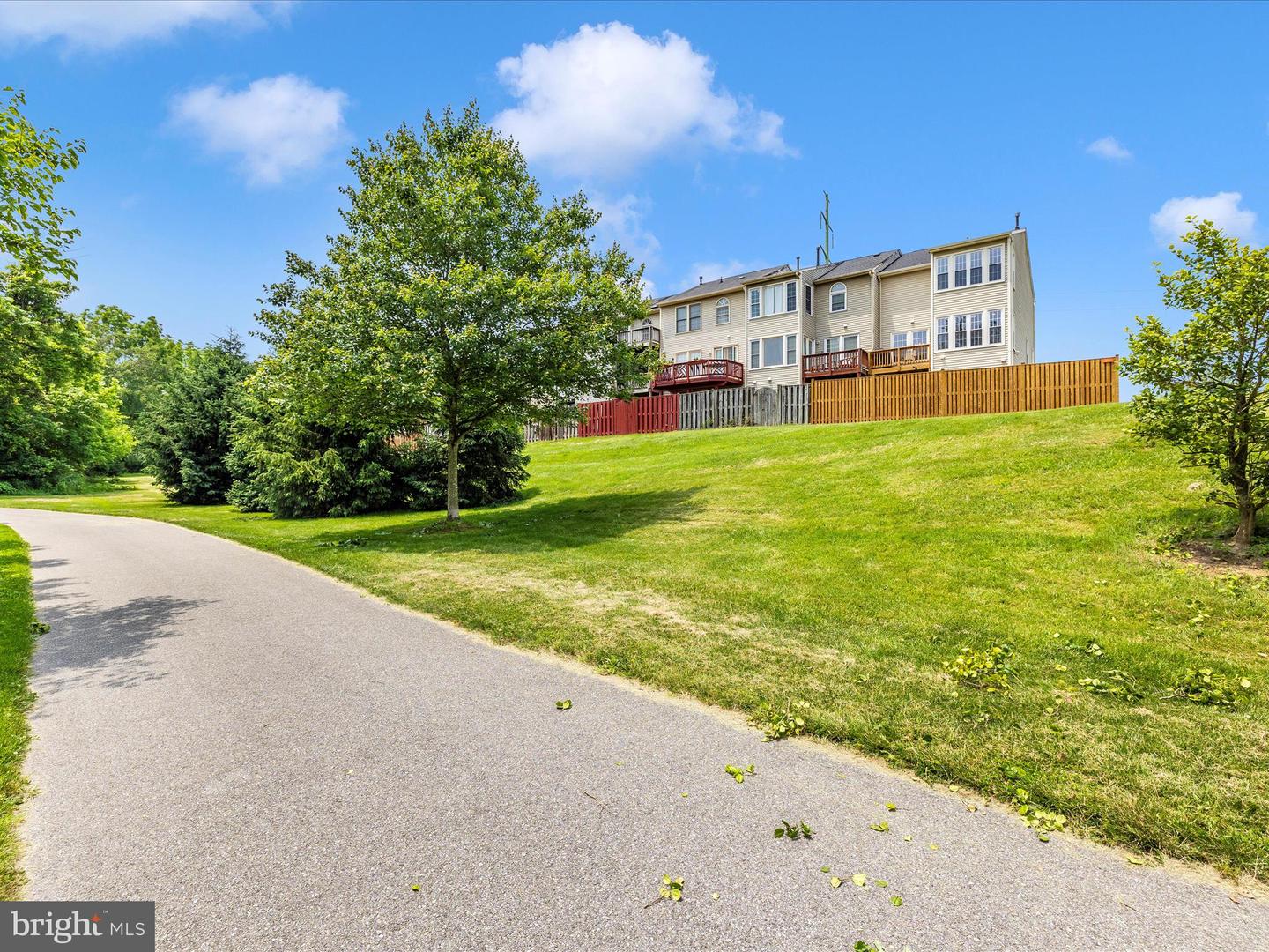 5317 Duke Ct