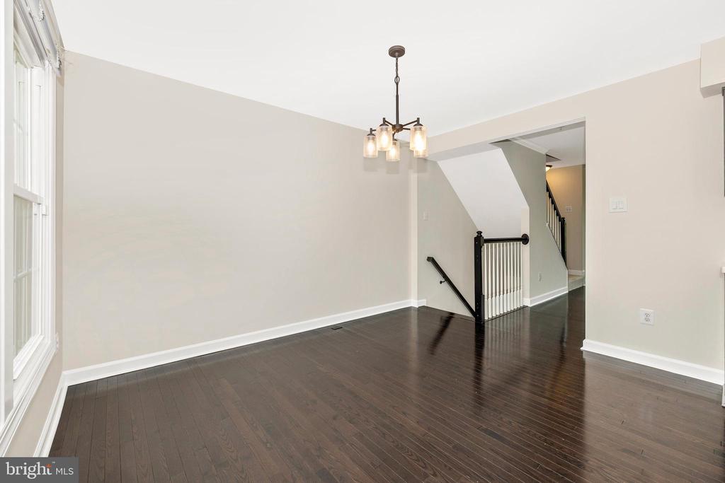 5317 Duke Ct