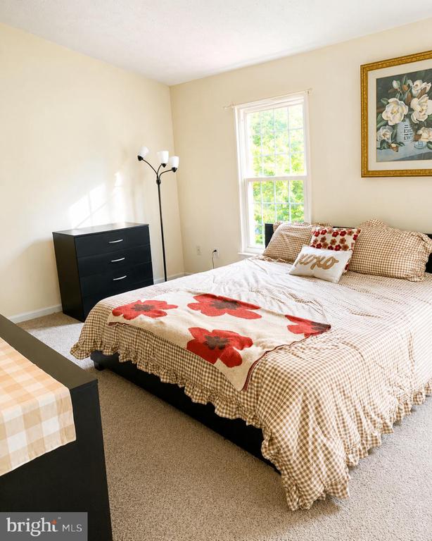 4989 PINTAIL COURT