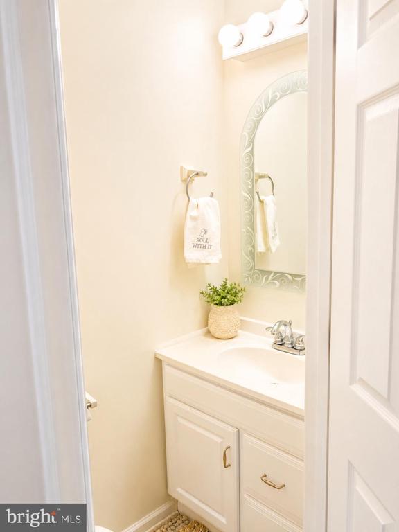 4989 PINTAIL COURT