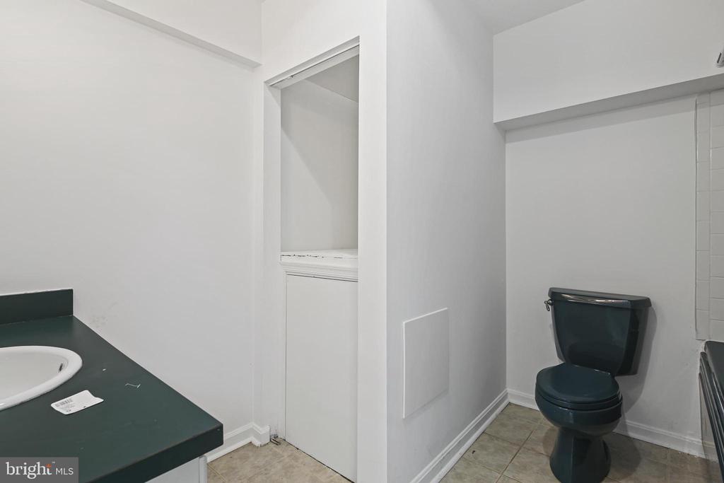 4152 HENHAWK COURT