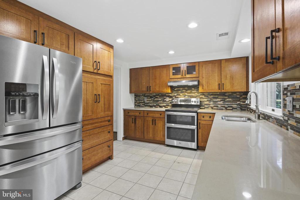 4152 HENHAWK COURT