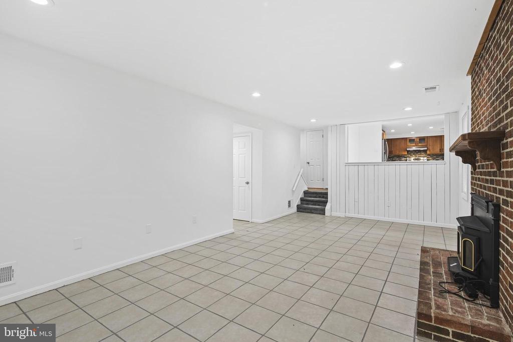 4152 HENHAWK COURT