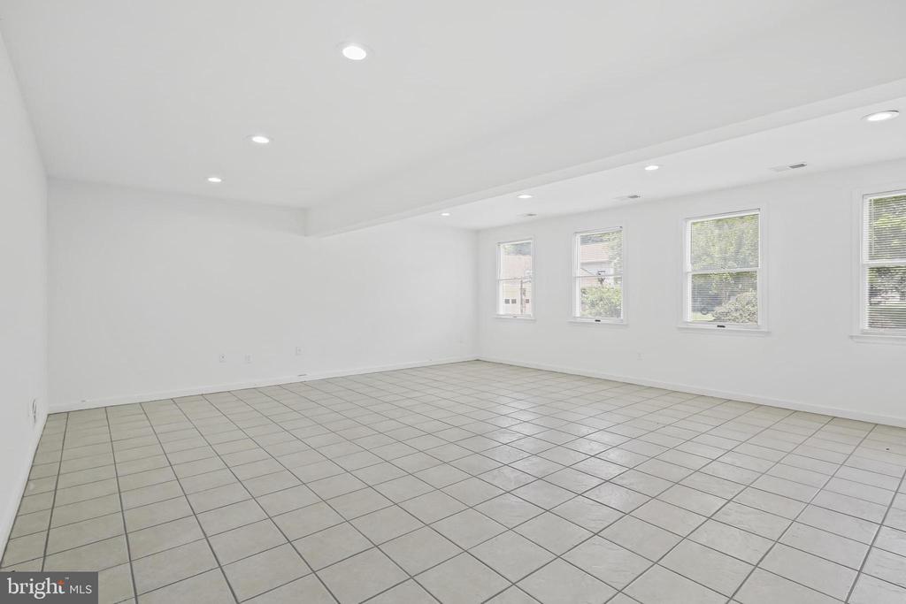 4152 HENHAWK COURT