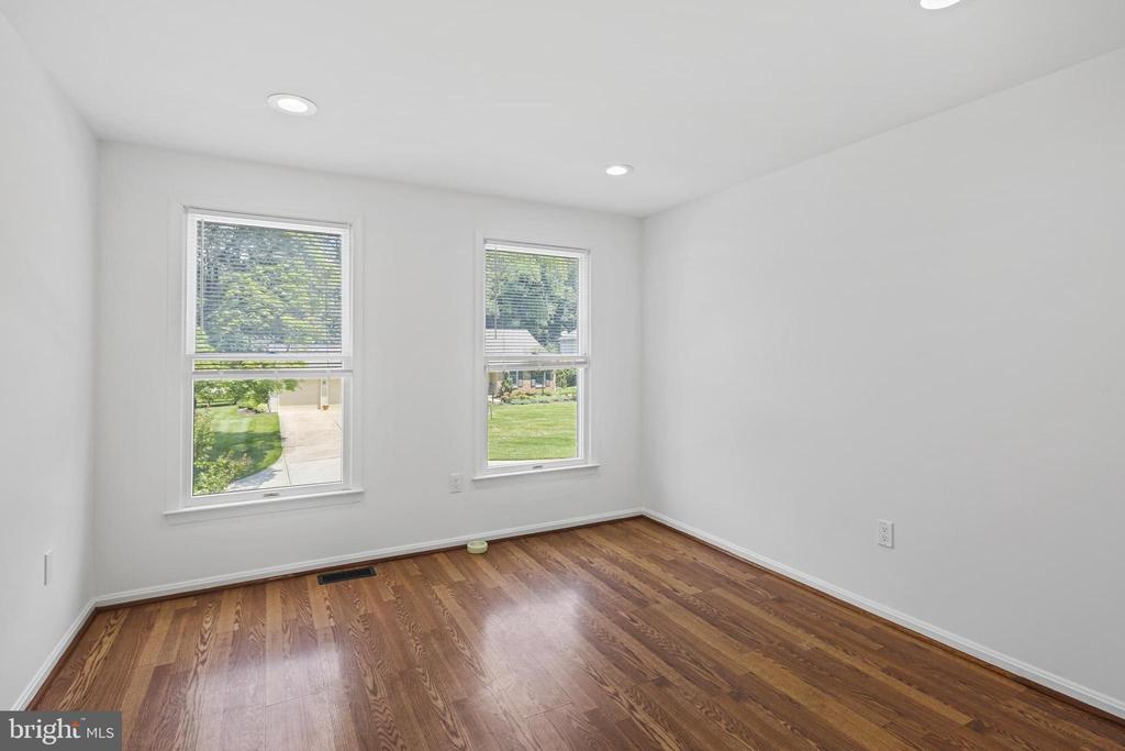 4152 HENHAWK COURT