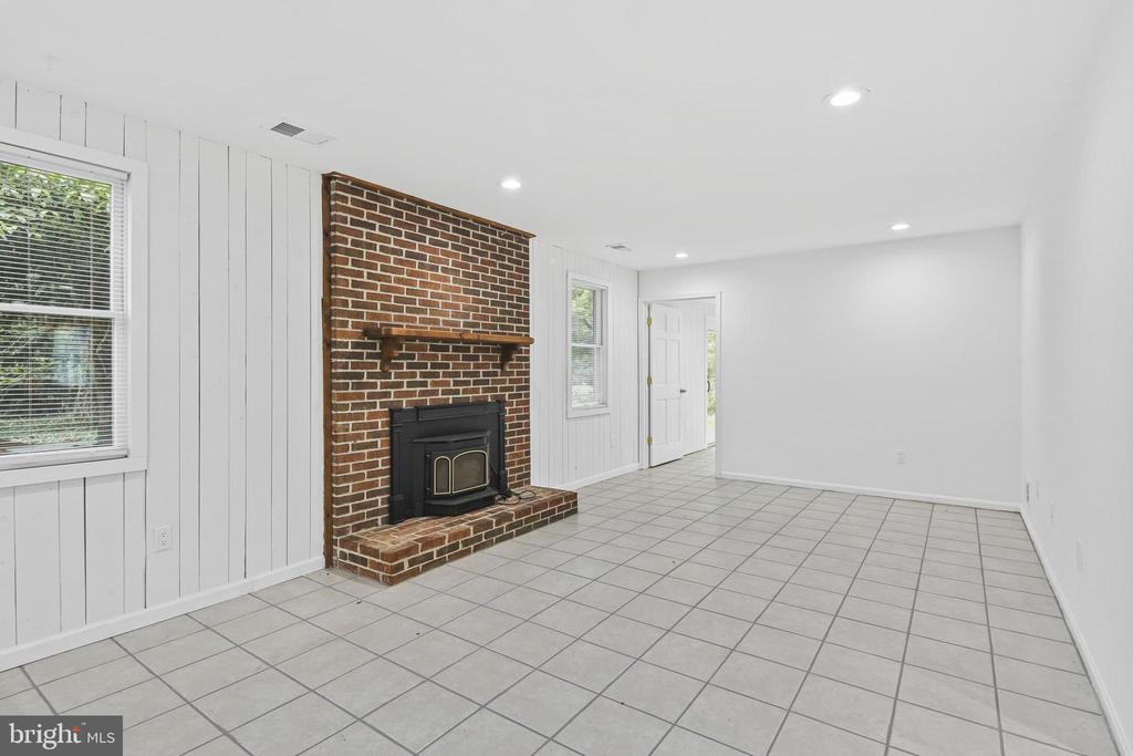 4152 HENHAWK COURT