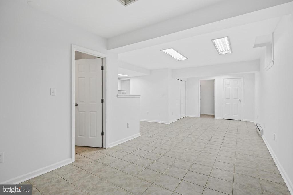 4152 HENHAWK COURT