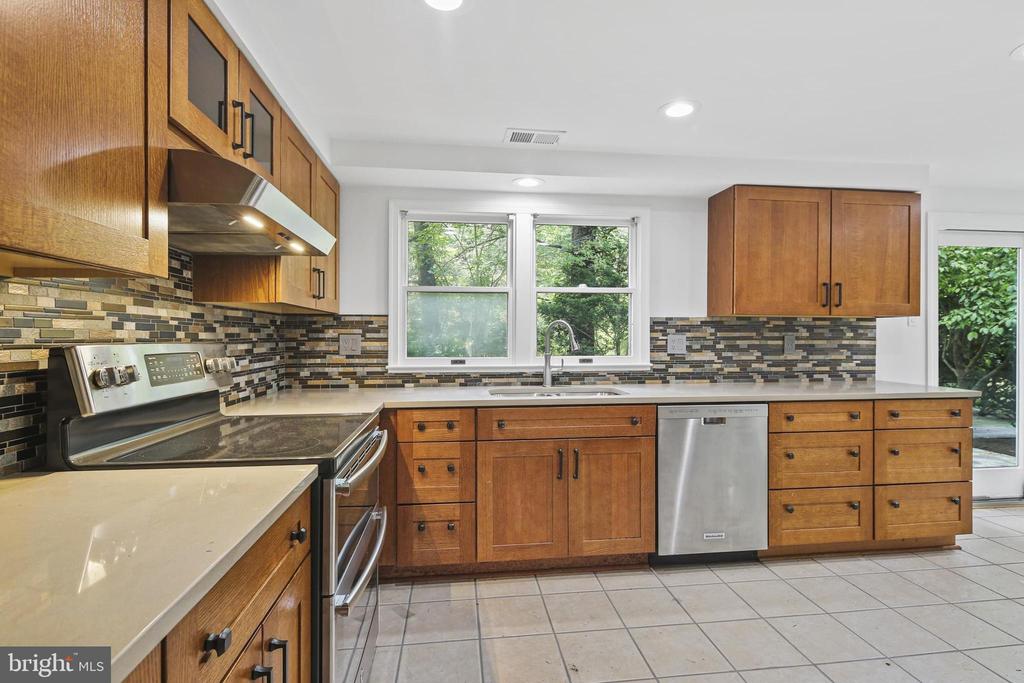 4152 HENHAWK COURT