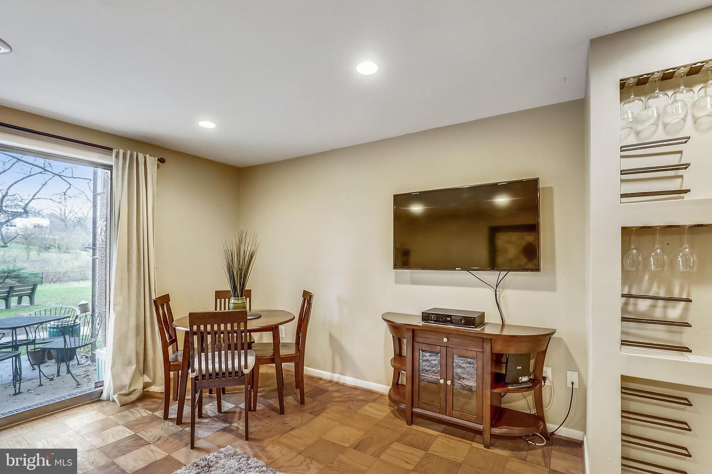 10228 ROCKVILLE PIKE Unit: 102