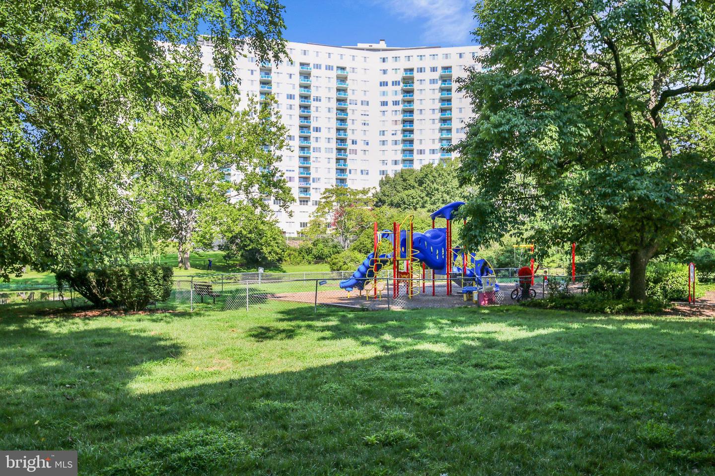 10228 ROCKVILLE PIKE Unit: 102