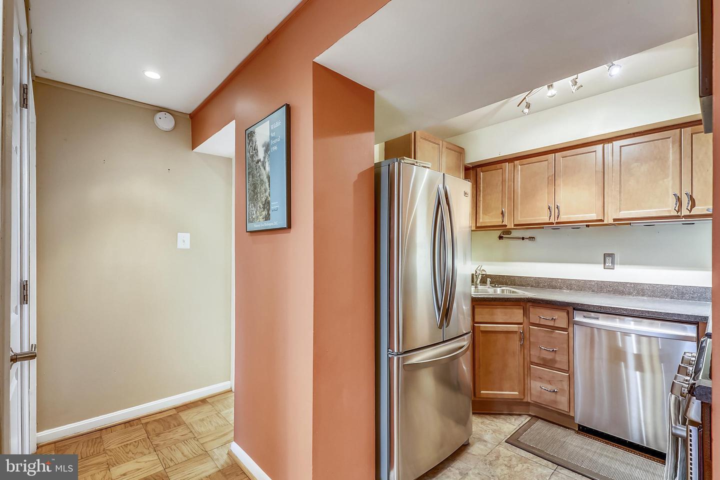 10228 ROCKVILLE PIKE Unit: 102