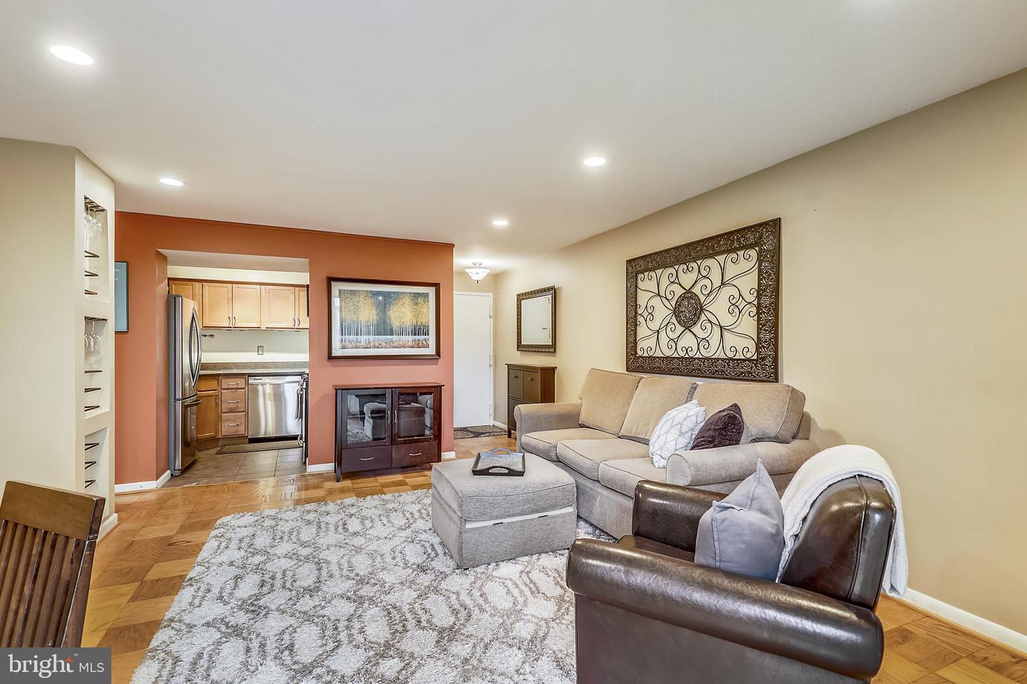 10228 ROCKVILLE PIKE Unit: 102