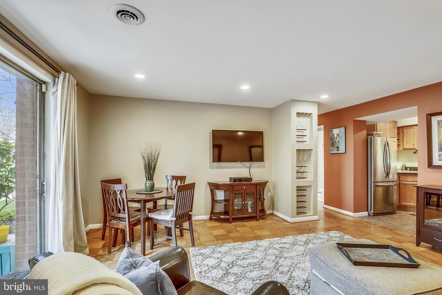 10228 ROCKVILLE PIKE Unit: 102