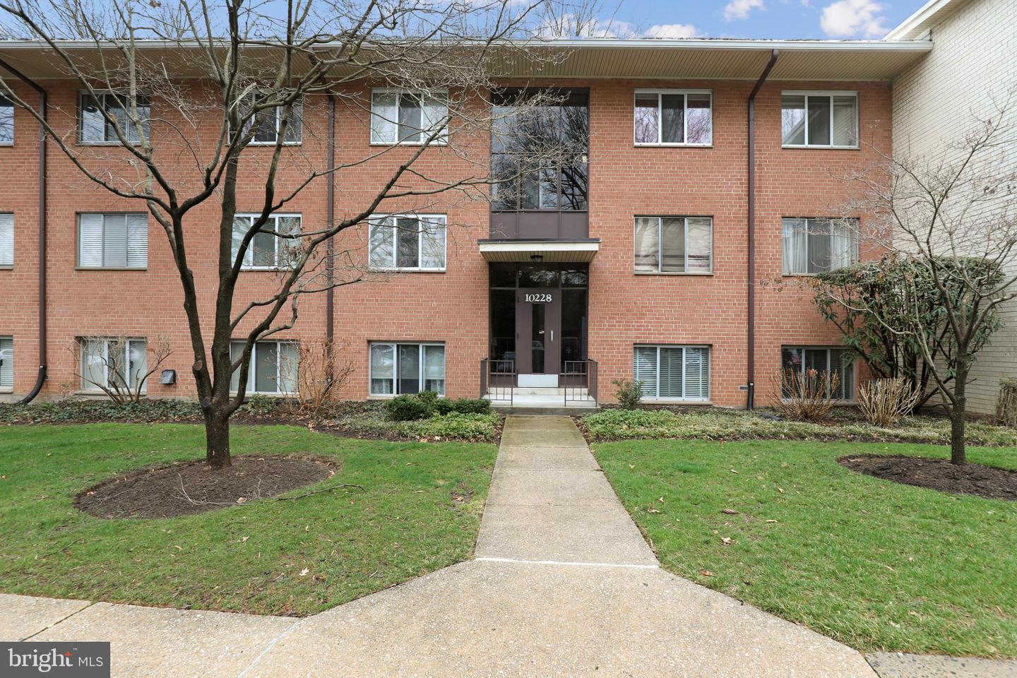 10228 ROCKVILLE PIKE Unit: 102