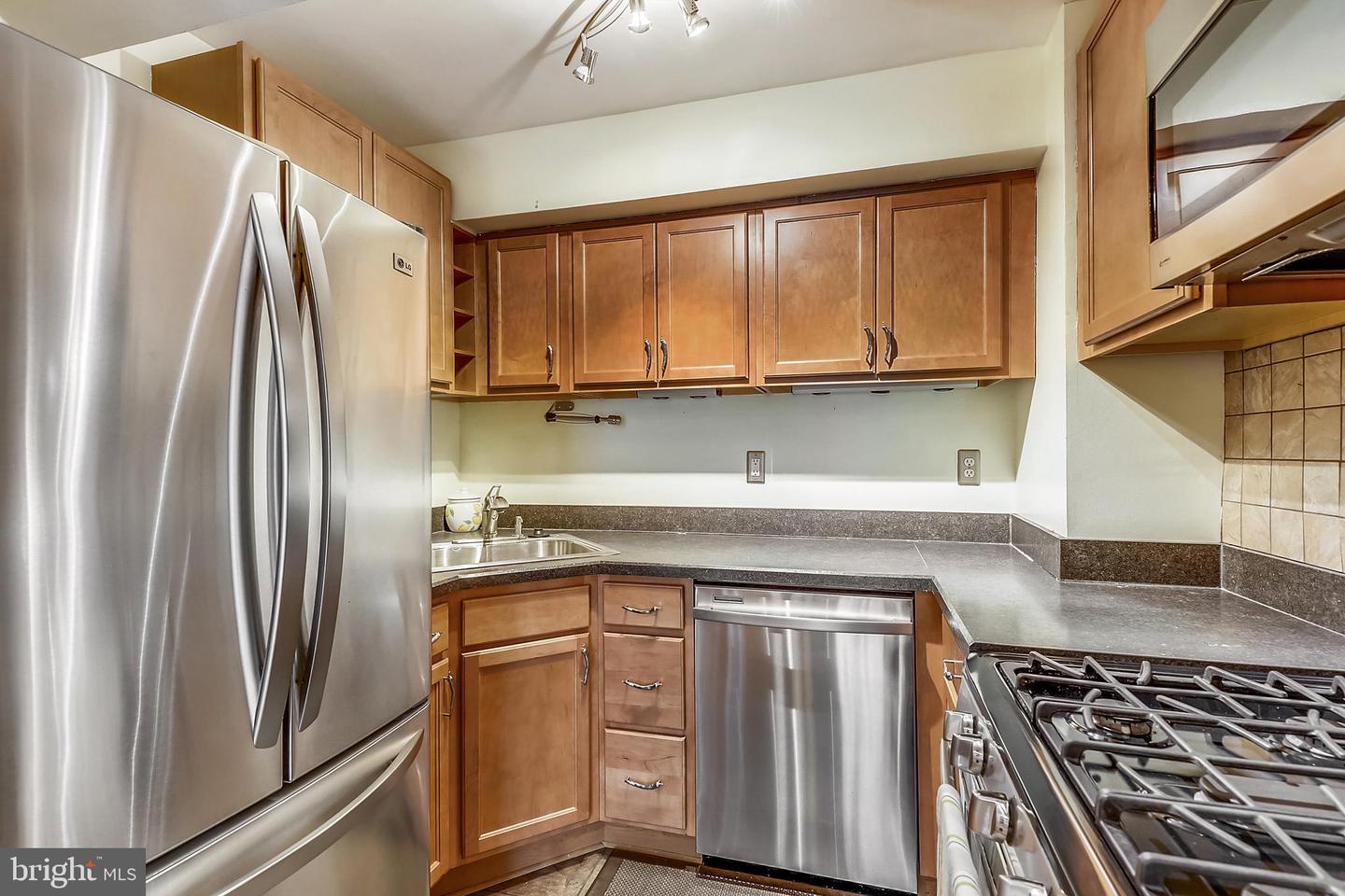 10228 ROCKVILLE PIKE Unit: 102