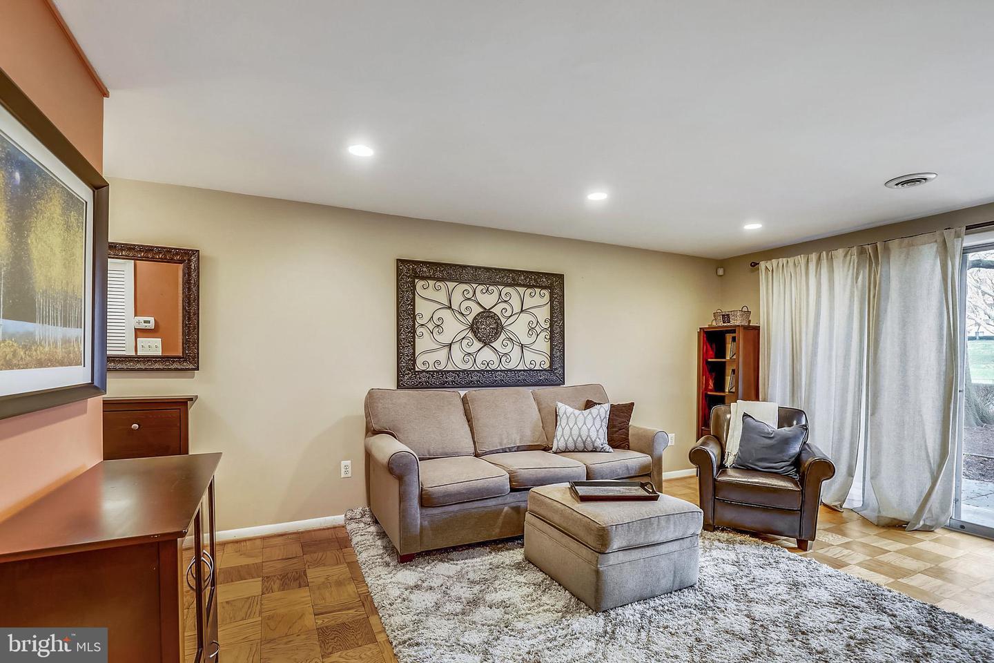10228 ROCKVILLE PIKE Unit: 102
