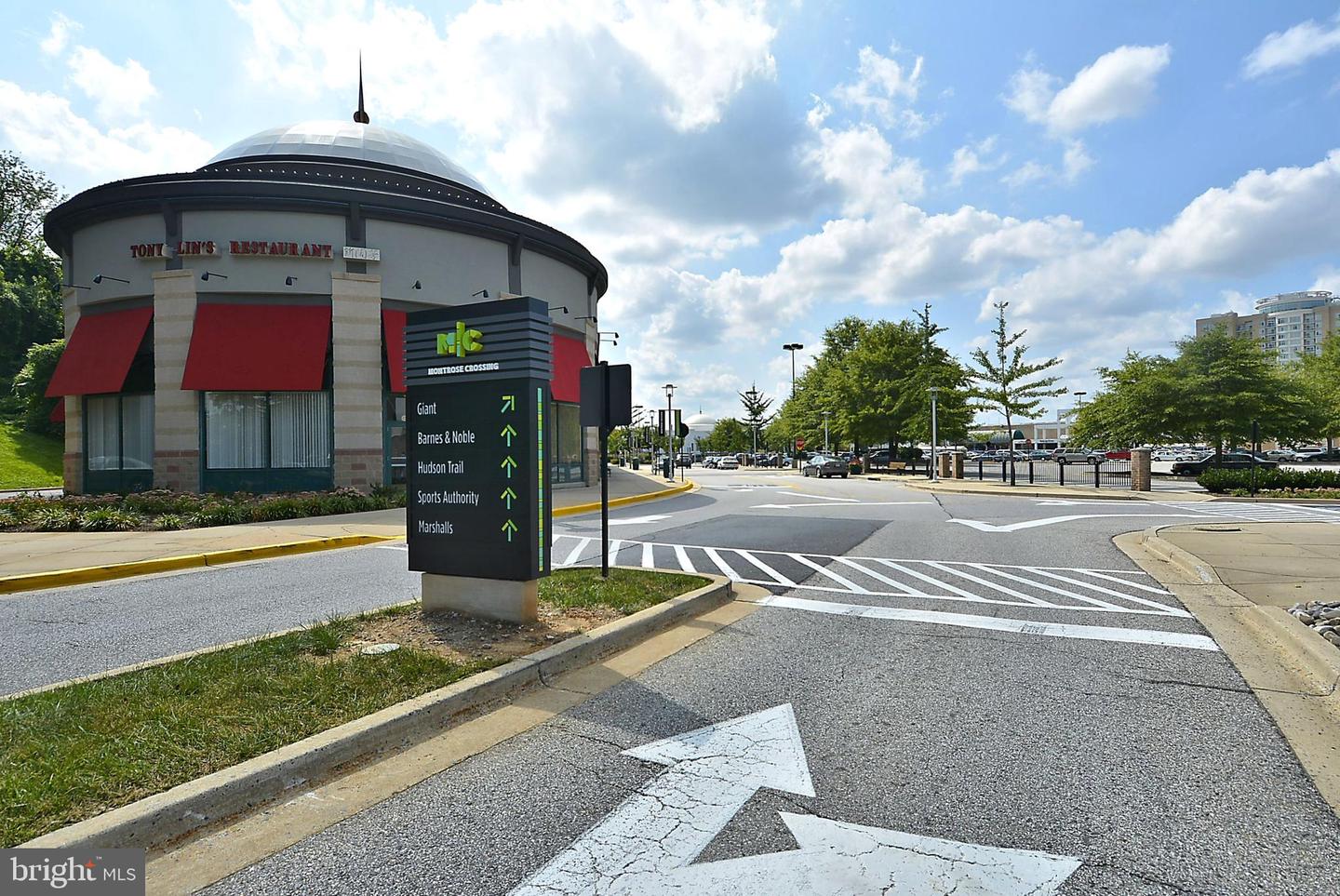 10228 ROCKVILLE PIKE Unit: 102