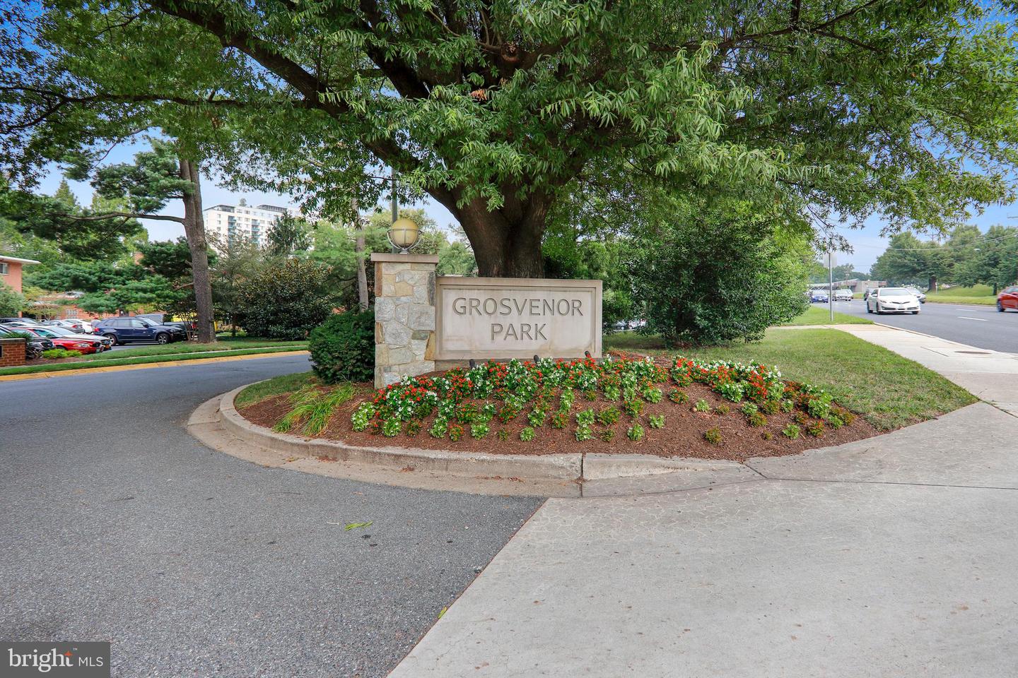 10228 ROCKVILLE PIKE Unit: 102