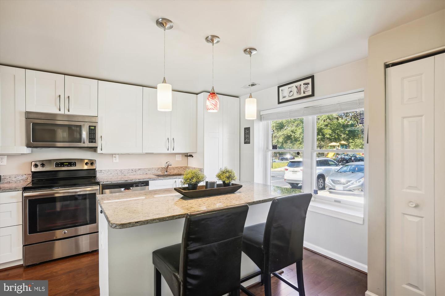 3 LEATHERWOOD COURT