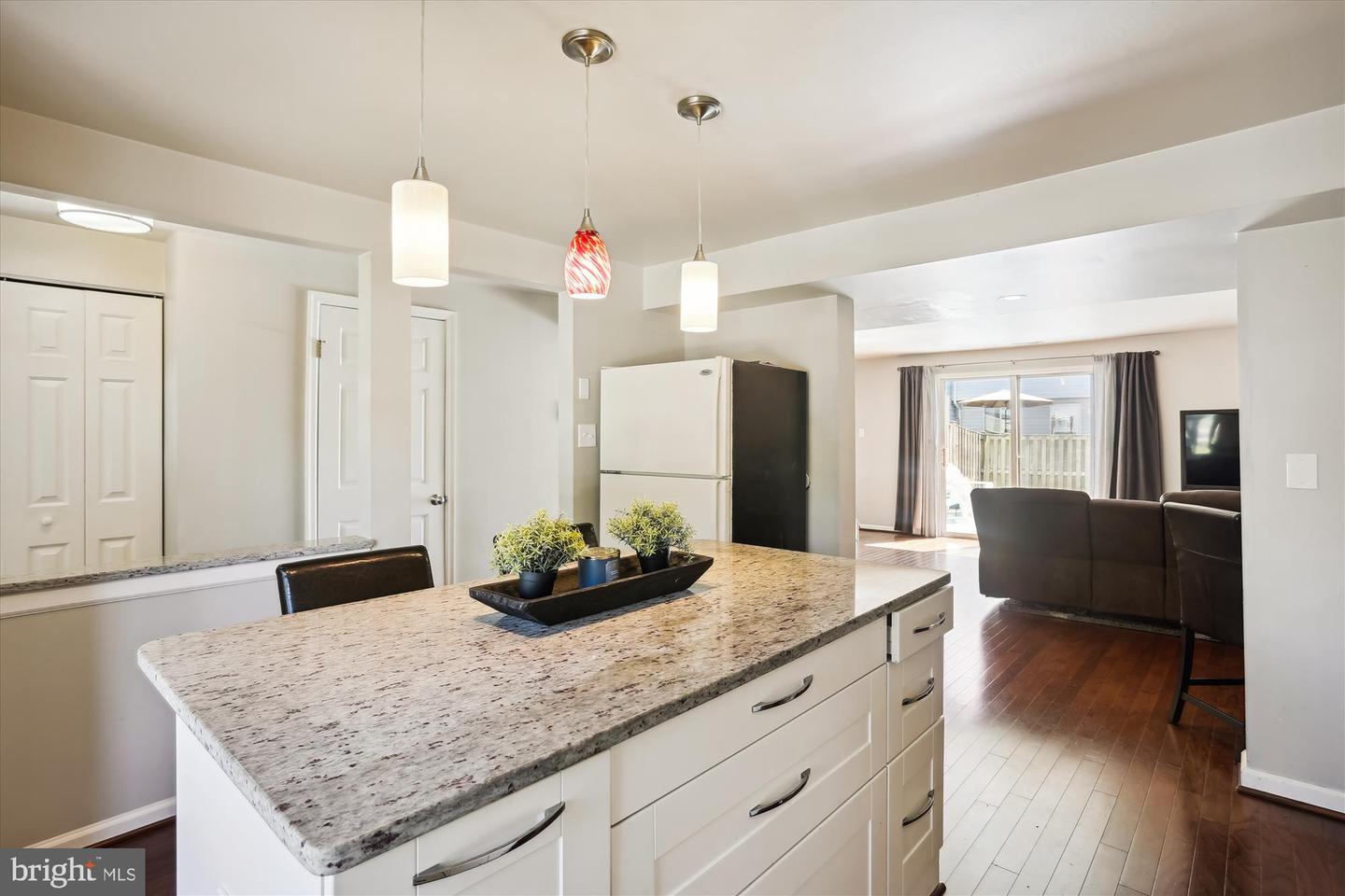 3 LEATHERWOOD COURT