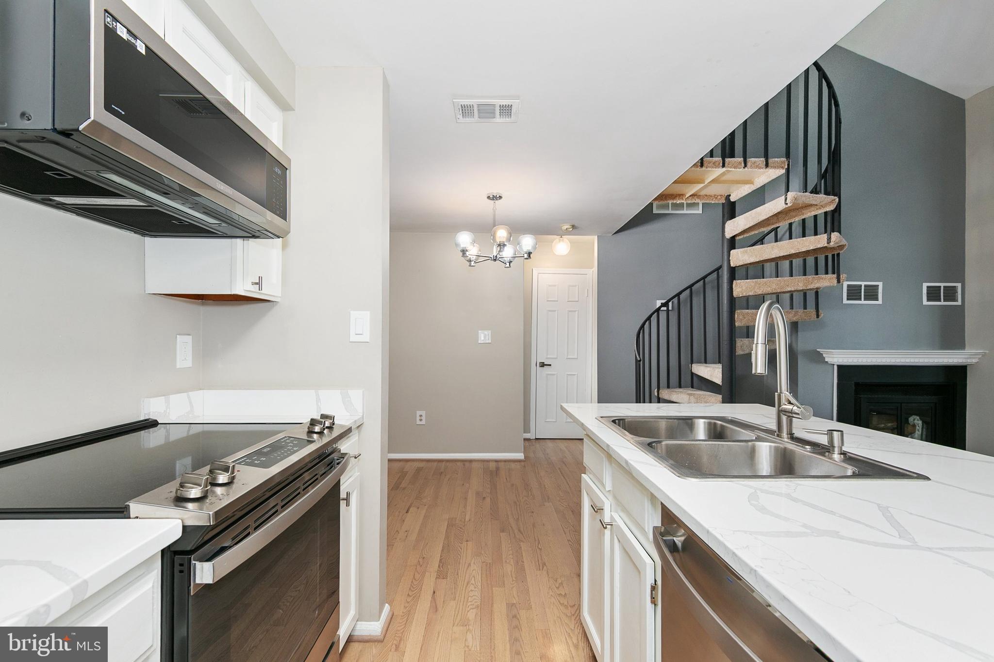 13027 Shadyside Ln #12-208