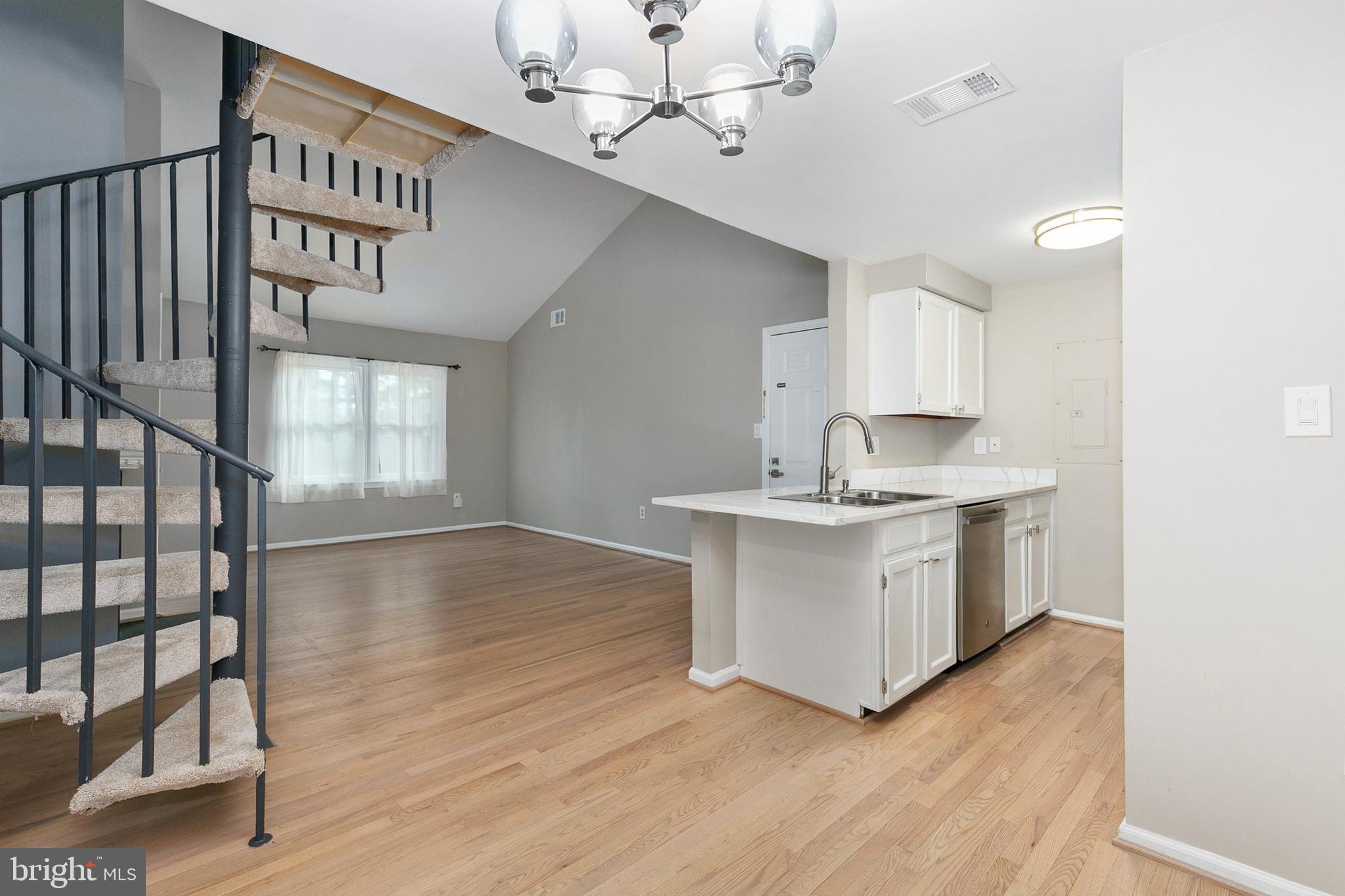 13027 Shadyside Ln #12-208