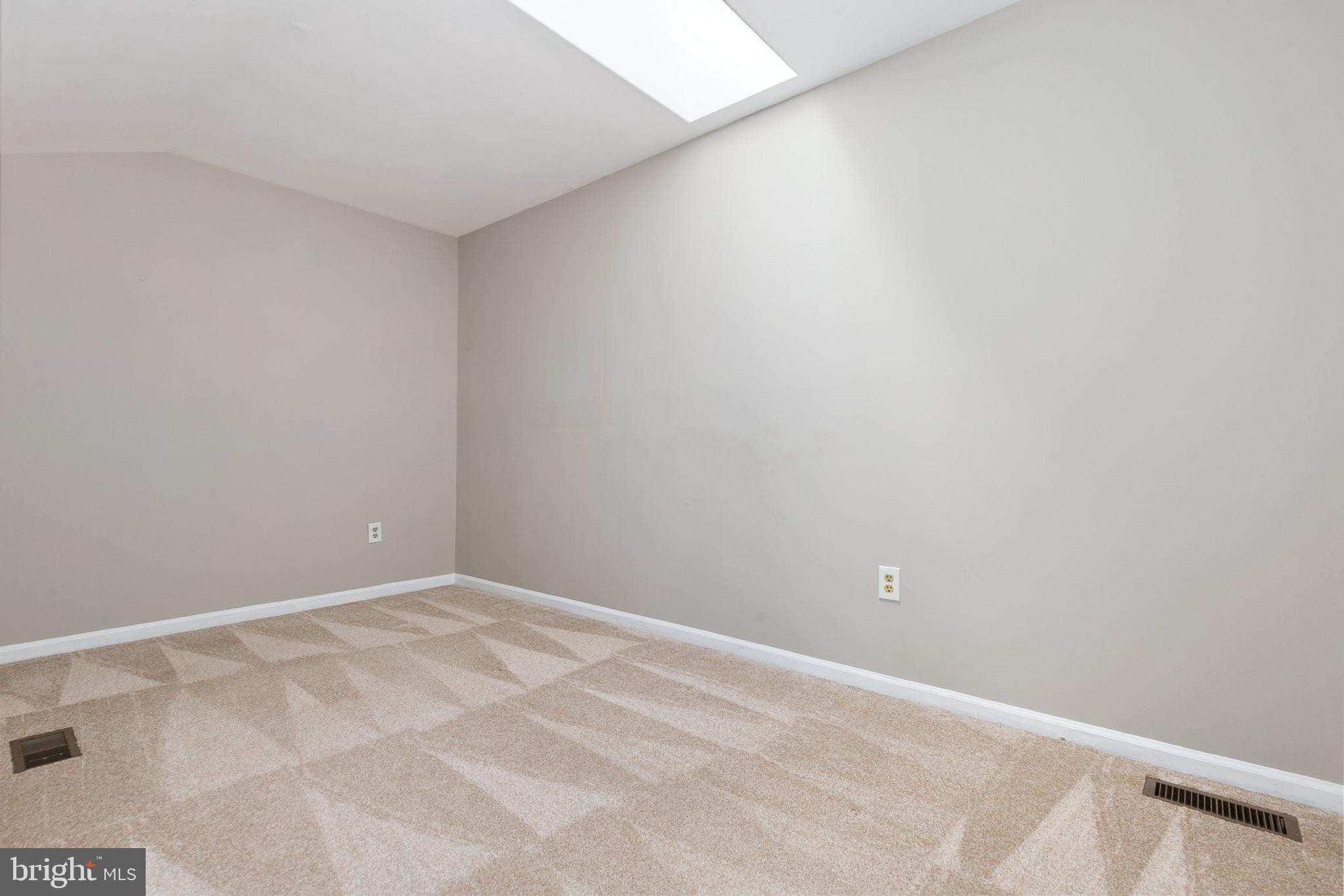 13027 Shadyside Ln #12-208