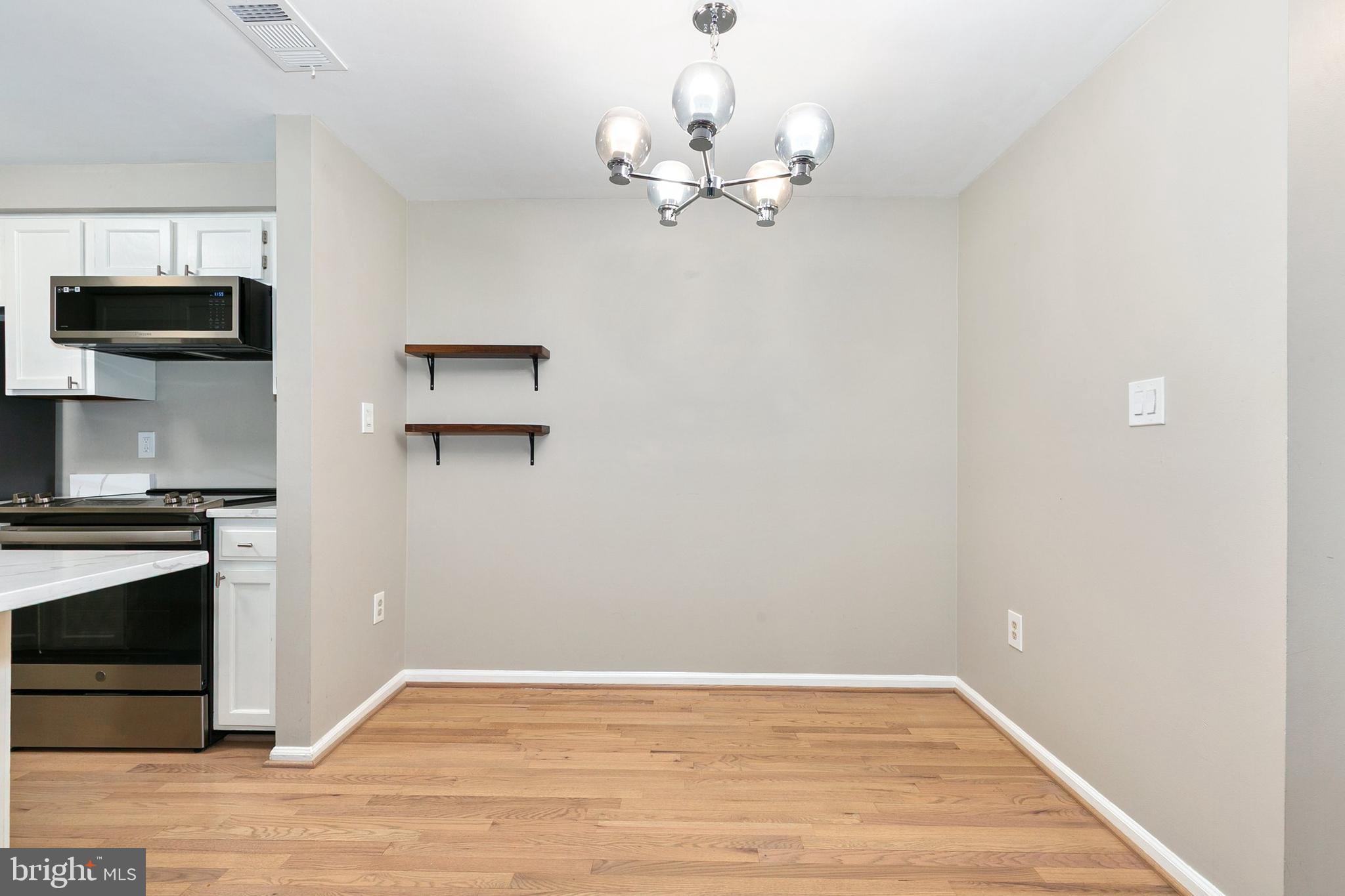 13027 Shadyside Ln #12-208