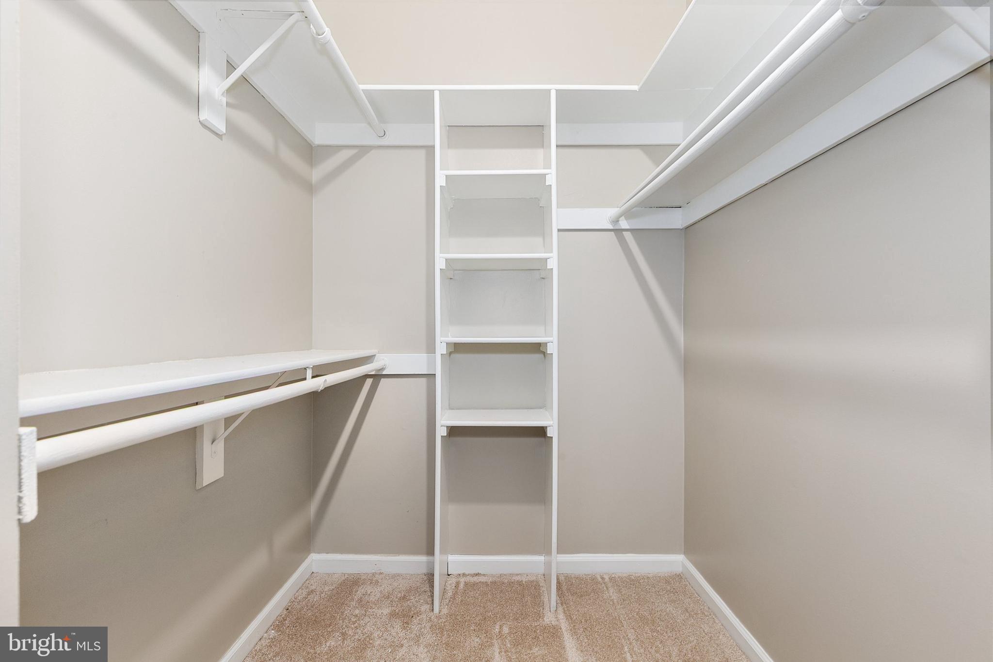 13027 Shadyside Ln #12-208